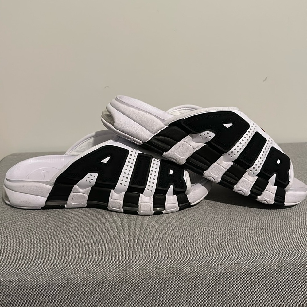 Nike Uptempo slides PRICED TO SELL